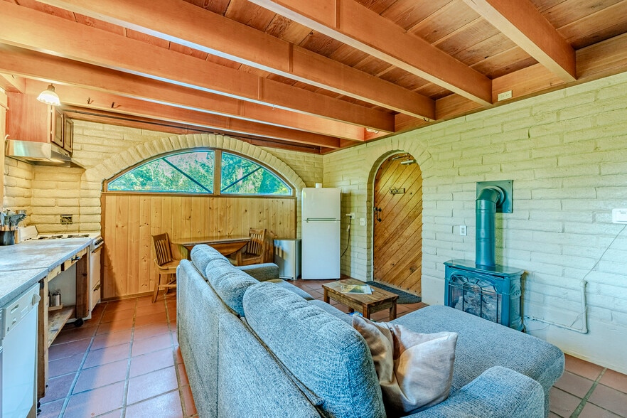 More Photos Of 1820 E 28th Ave, Eugene Multifamily For Sale