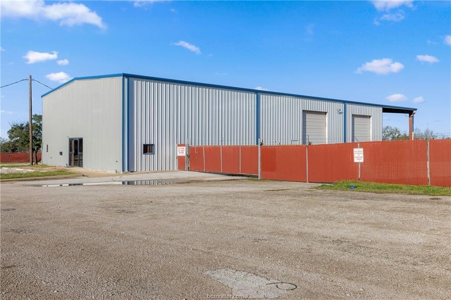 Primary Photo Of 108 San Jacinto Ln, Bryan Warehouse For Lease