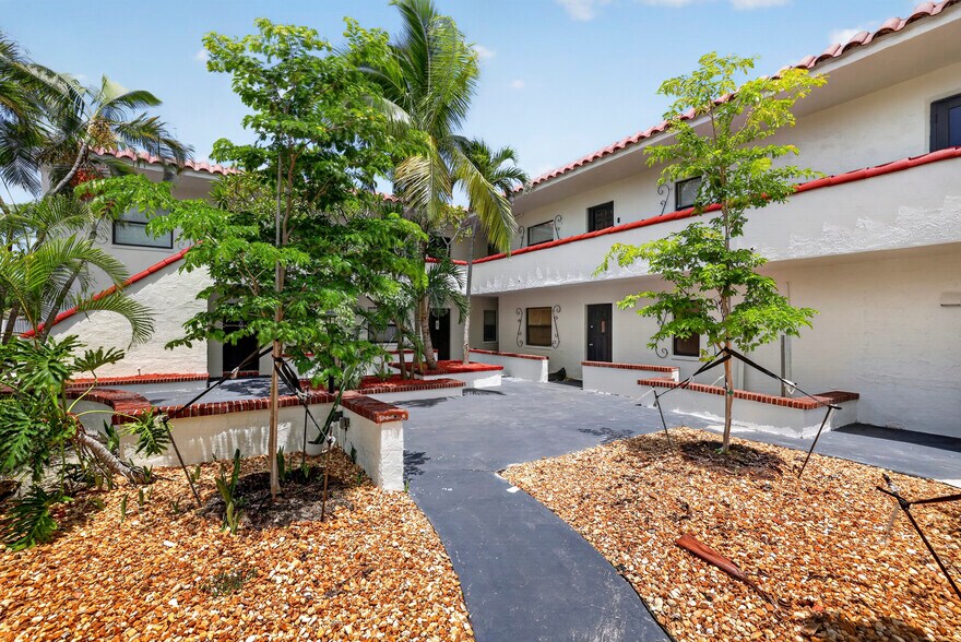 More Photos Of 2300 NE 6th Ave, Wilton Manors Apartments For Lease