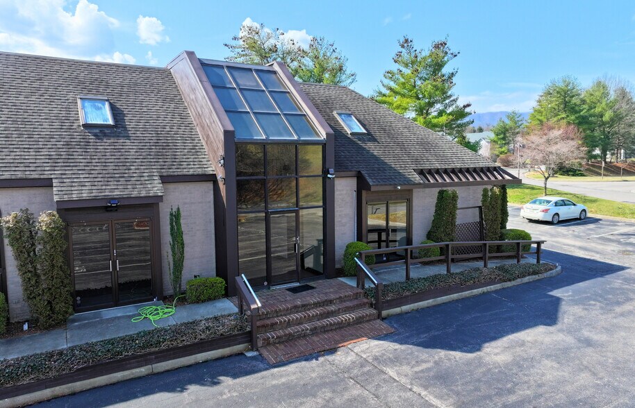 More Photos Of 1630 Braeburn Dr, Salem Office For Sale