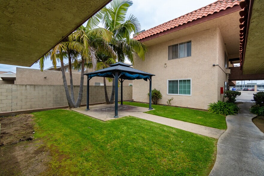 More Photos Of 3300 W Orange Ave, Anaheim Multifamily For Sale