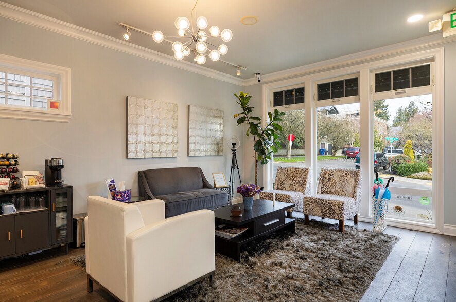 More Photos Of 407 W Galer St, Seattle Freestanding For Sale