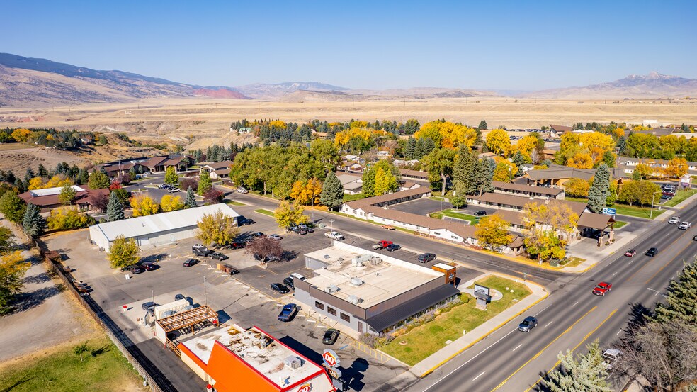 More Photos Of 1651 8th St, Cody Restaurant For Sale