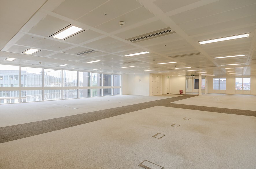More Photos Of 200 Aldersgate, London Office For Lease