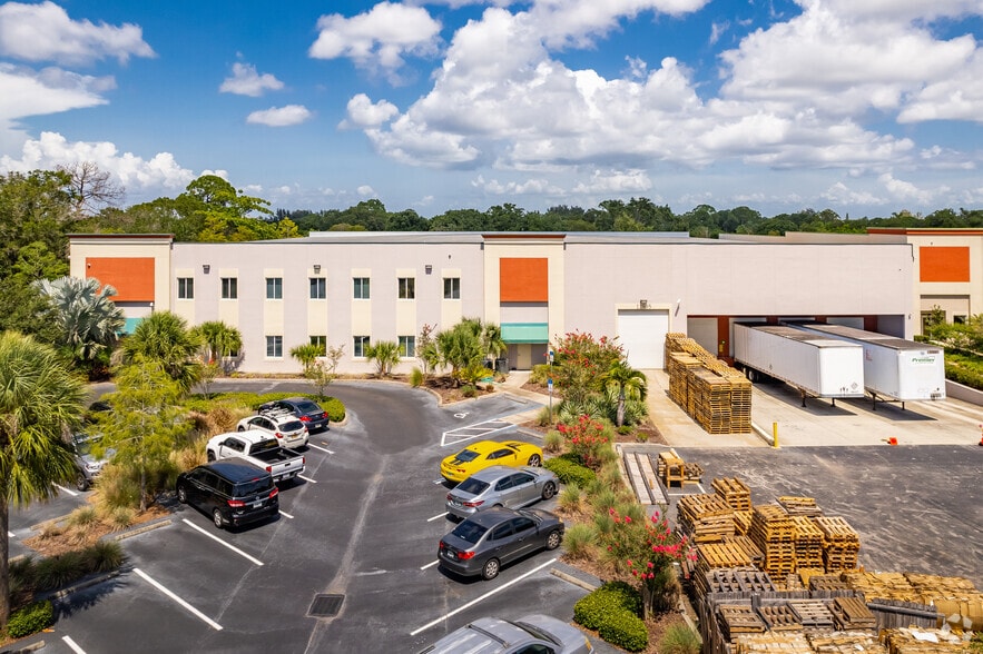More Photos Of 12595 71st Ct, Largo Manufacturing For Lease