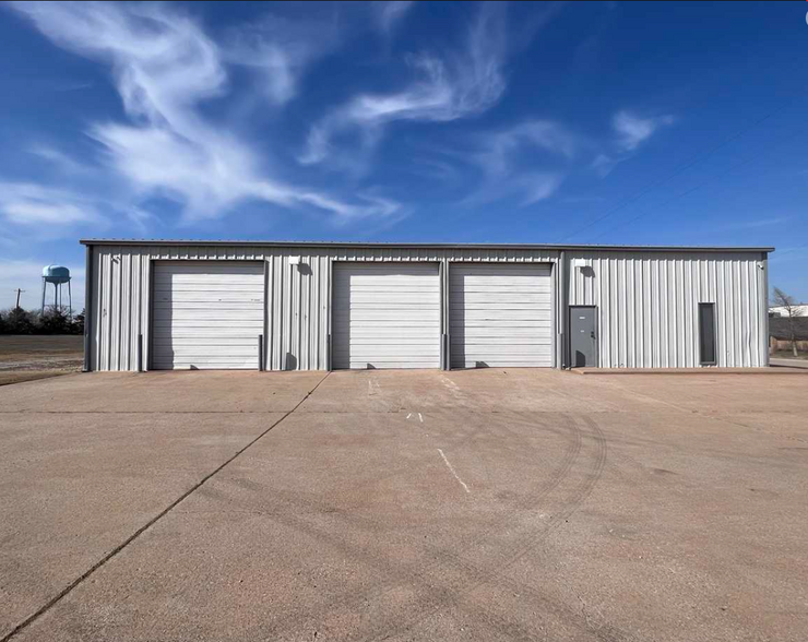 Primary Photo Of 507 S 25th St, Blackwell Manufacturing For Sale