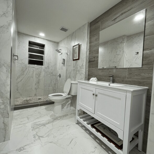 More Photos Of 548-550 NW 30th St, Miami Apartments For Sale