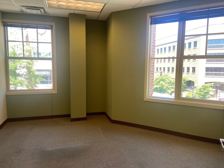 More Photos Of 10427 North St, Fairfax Office For Lease