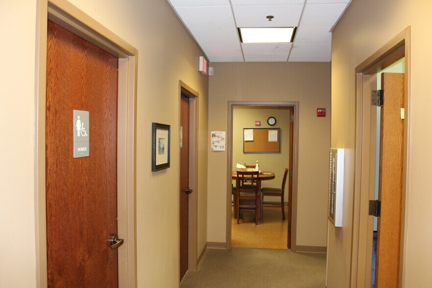 More Photos Of 602 Crescent Pl, Ridgeland Office For Lease