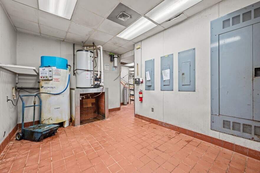 More Photos Of 1512 US Highway 70 E, New Bern Fast Food For Sale