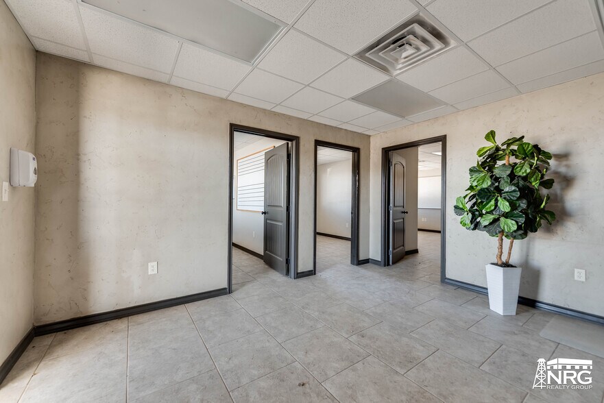 More Photos Of 3211 S County Road 1180, Midland Warehouse For Lease