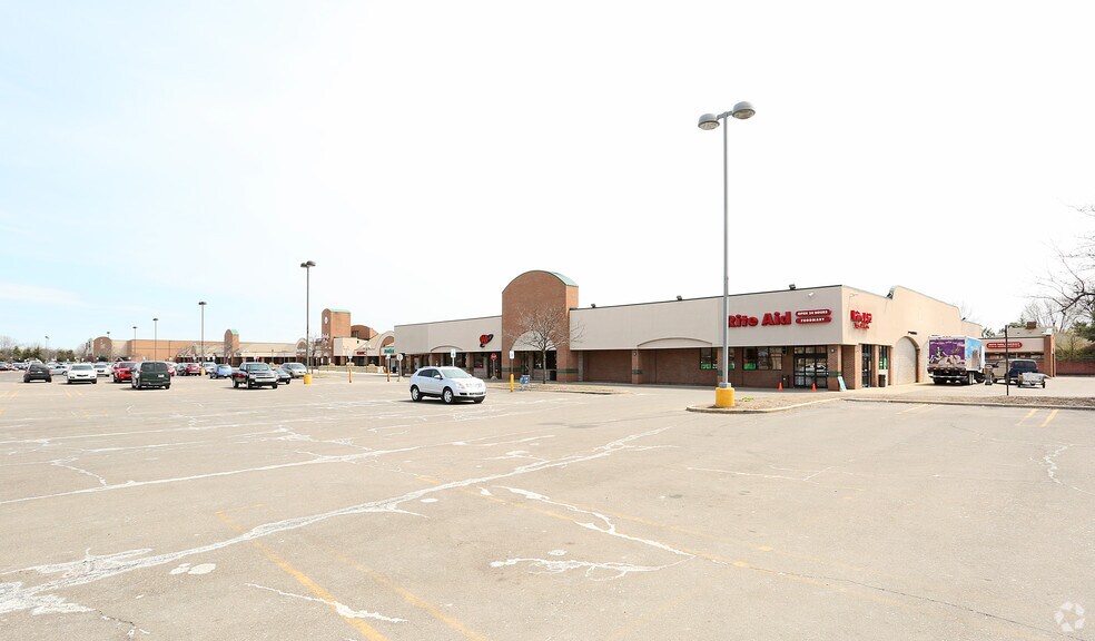 More Photos Of 37083-37399 6 Mile Rd, Livonia Unknown For Lease