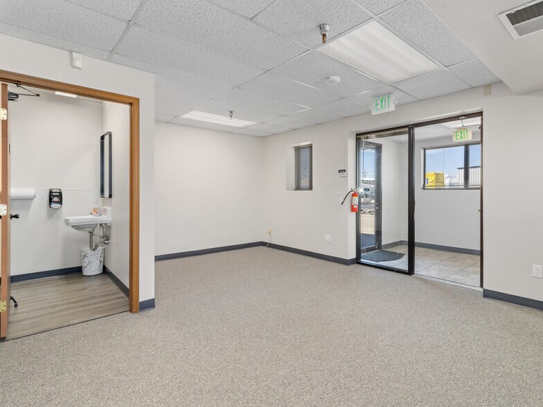 More Photos Of 14320 Longs Peak Ct, Longmont Warehouse For Lease