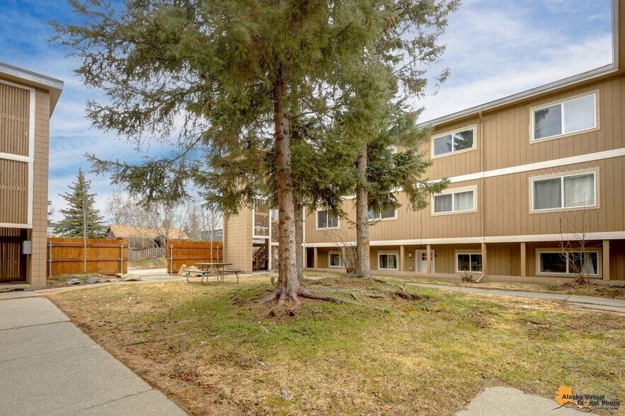 More Photos Of 2316 Jefferson Ave, Anchorage Apartments For Sale