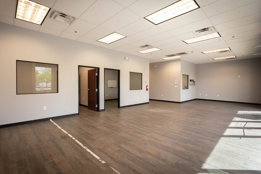 More Photos Of 1940 W Elliot Rd, Gilbert Food Processing For Lease