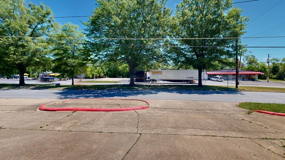 More Photos Of 1005 E Grand Ave, Hot Springs Unknown For Lease