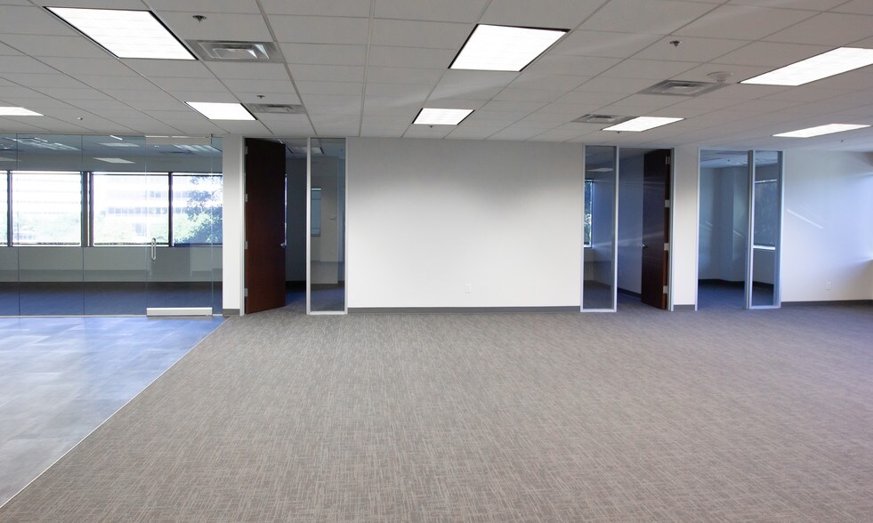 More Photos Of 130 E John Carpenter Fwy, Irving Office For Lease