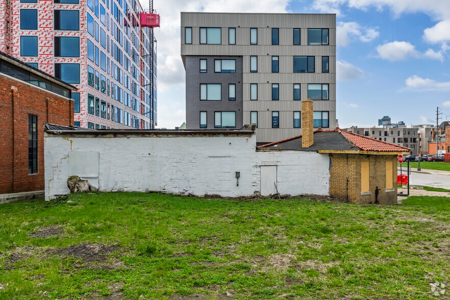 More Photos Of 3100 Brush St, Detroit Light Distribution For Lease