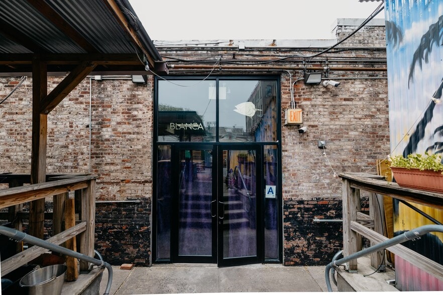 More Photos Of 272-280 Seigel St, Brooklyn Restaurant For Lease