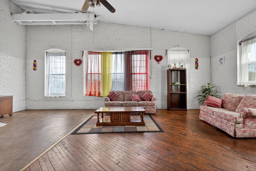 More Photos Of 22 N State St, York Multifamily For Sale