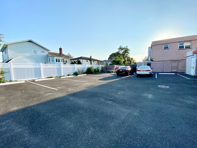 More Photos Of 4230-4236 Merrick Rd, Massapequa Storefront Retail Residential For Lease