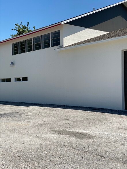 More Photos Of 6010 Wall St, Port Richey Warehouse For Sale