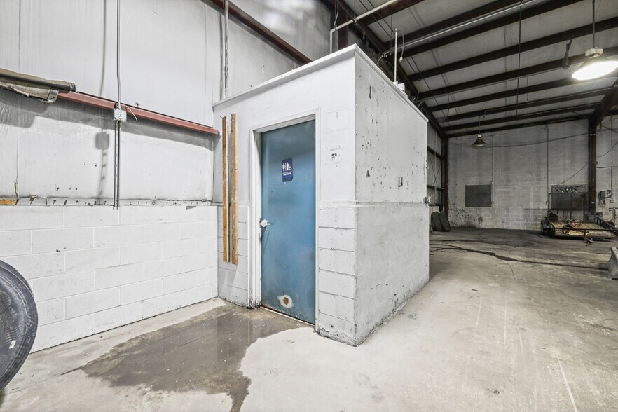 More Photos Of 37401 Stevens Blvd, Willoughby Flex For Lease