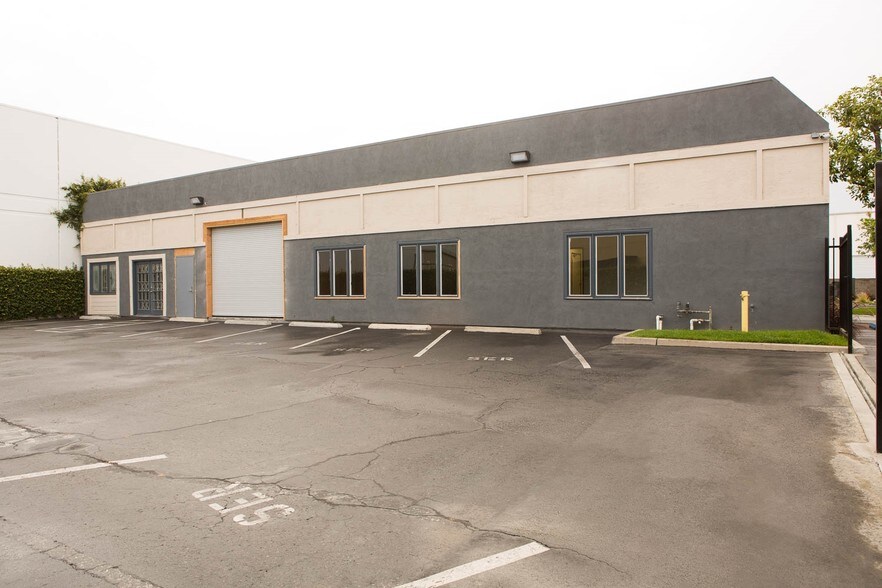 More Photos Of 1231-1241 E Warner Ave, Santa Ana Distribution For Lease
