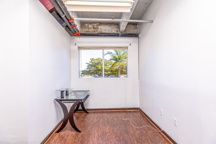 More Photos Of 11965 SW 142nd Ter, Miami Light Distribution For Sale