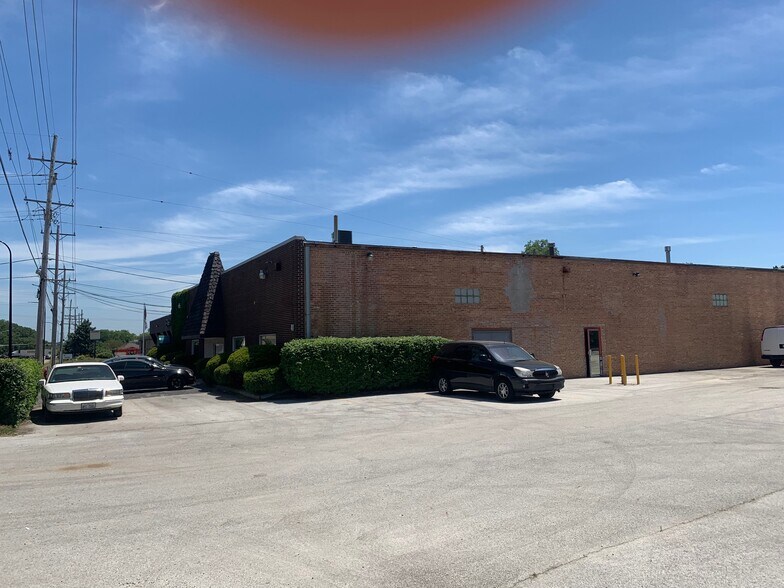 More Photos Of 4901 W 115th St, Alsip Warehouse For Lease