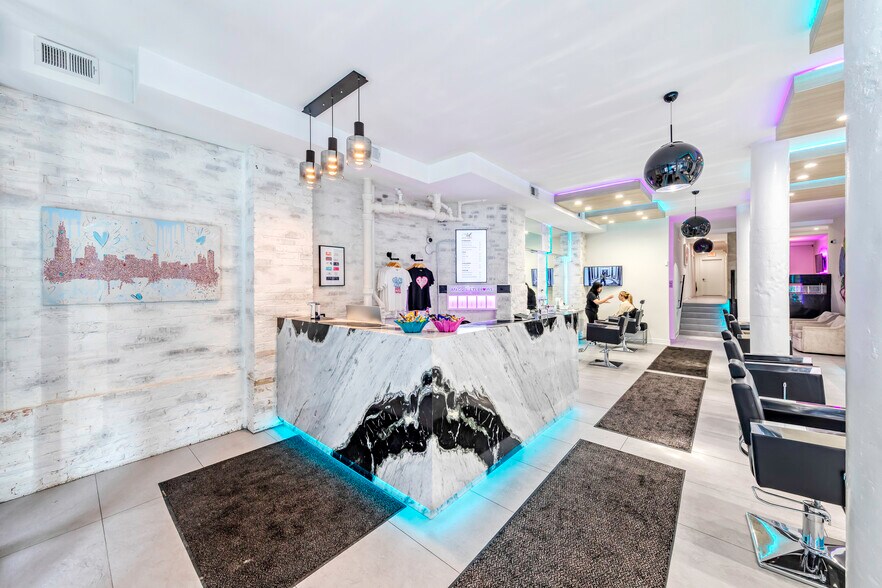 More Photos Of 747 N LaSalle St, Chicago Loft Creative Space For Sale