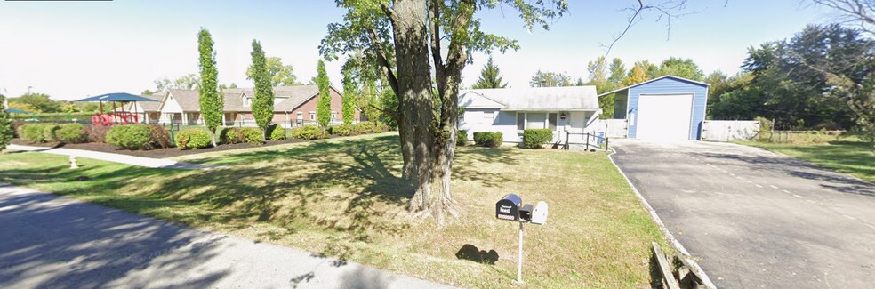 More Photos Of 3734 W 98th St, Carmel Office For Sale