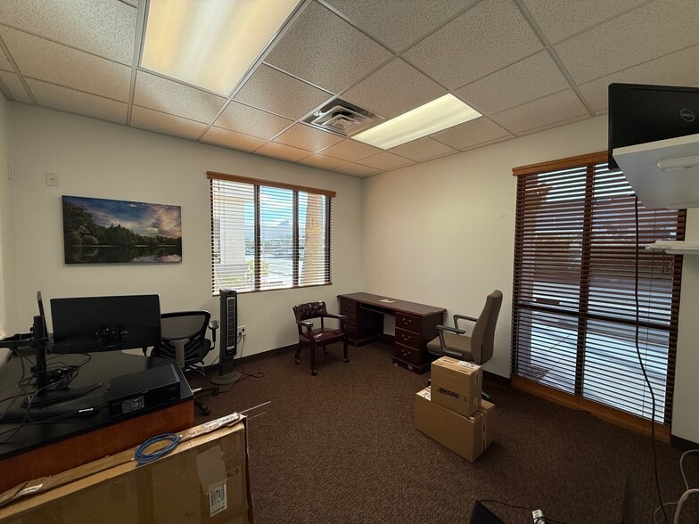 More Photos Of 7930 W Sahara Ave, Las Vegas Office For Sale