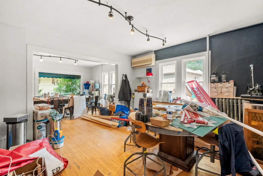 More Photos Of 2232-2242 Carter Ave, Saint Paul Unknown For Lease