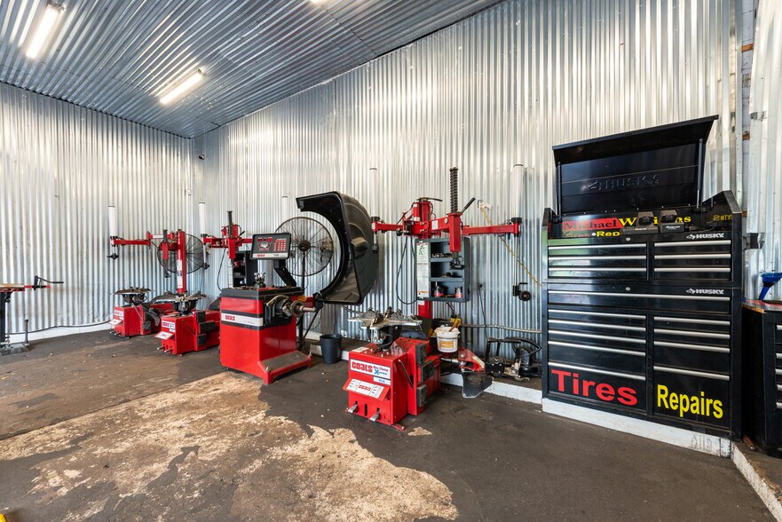 More Photos Of 2501 Sanford Ave, Sanford Auto Repair For Sale