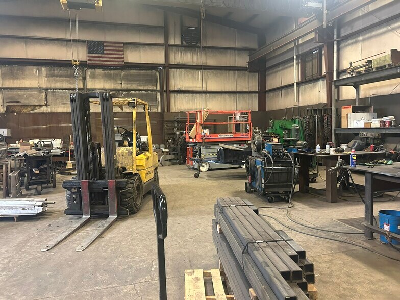 More Photos Of 5281 Lincoln St, Denver Manufacturing For Lease