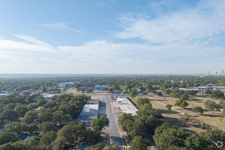 More Photos Of 2911 Edith Ln, Haltom City Unknown For Lease