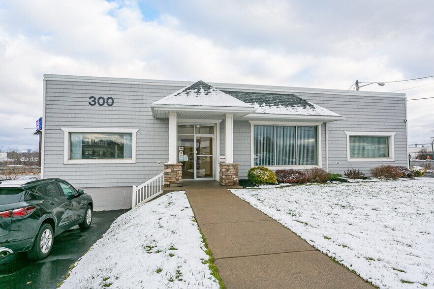 More Photos Of 300 Buell Rd, Rochester Loft Creative Space For Sale