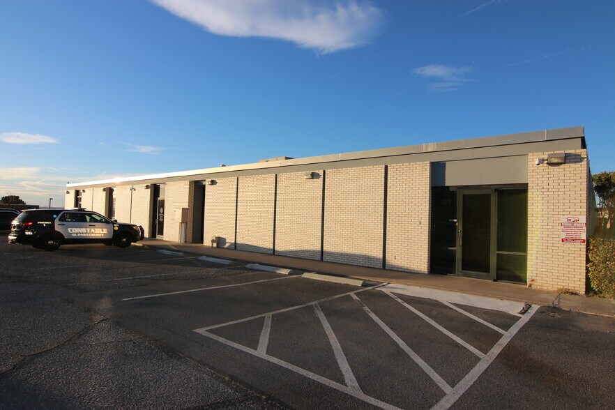 More Photos Of 444 Executive Center Blvd, El Paso Unknown For Lease