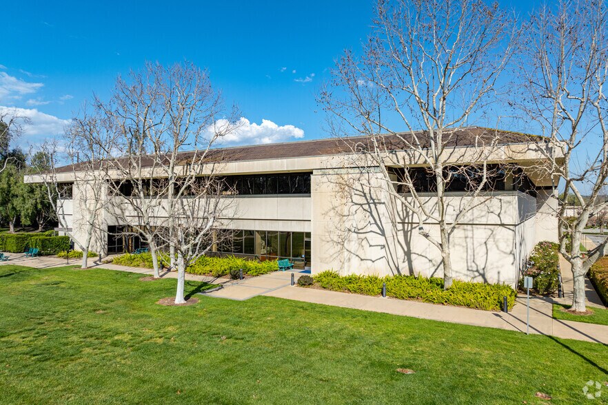 More Photos Of 29701 Agoura Rd, Agoura Hills Light Manufacturing For Lease