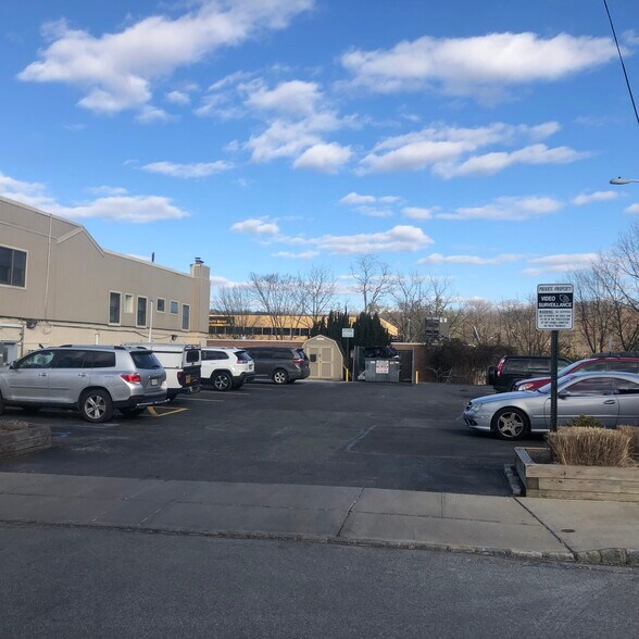 More Photos Of 640-642 Eagle Rock Ave, West Orange Storefront Retail Office For Lease