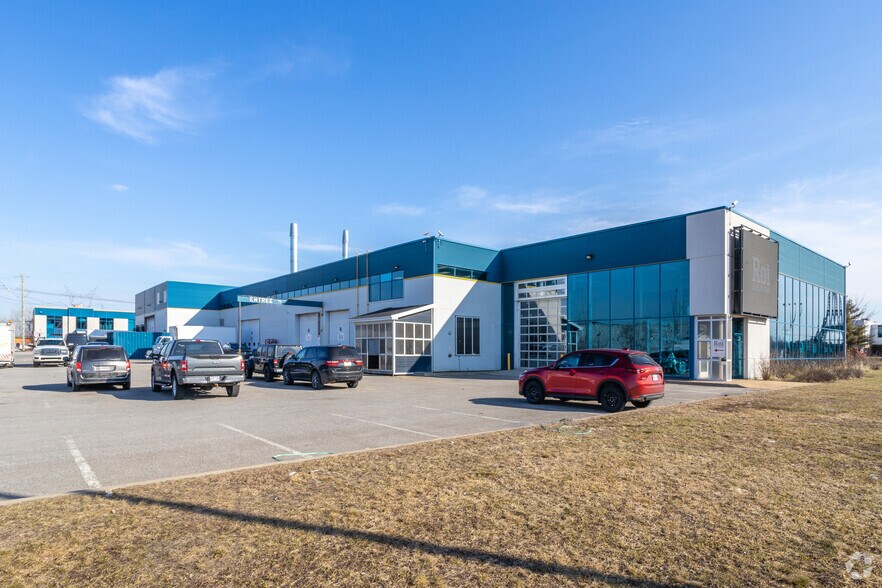 More Photos Of 2275 Boul des Entreprises, Terrebonne Warehouse For Lease