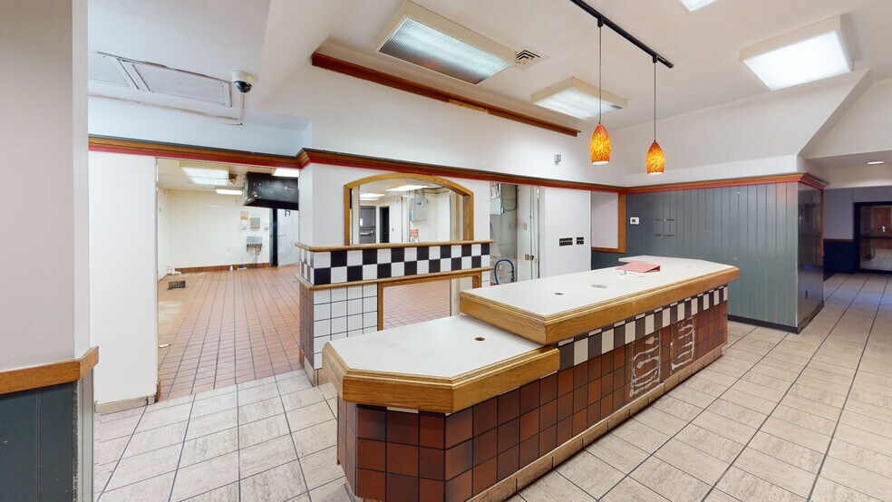 More Photos Of 3406 SW Topeka Blvd, Topeka Restaurant For Sale