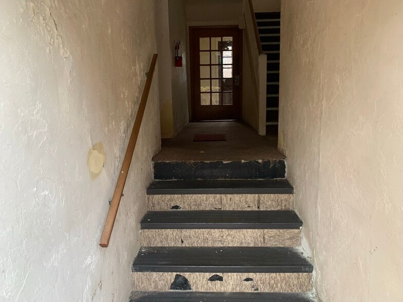 More Photos Of 2521 Noble Rd, Cleveland Heights Apartments For Sale