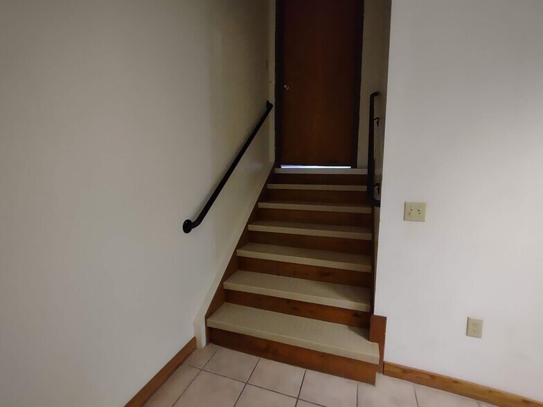 More Photos Of 1 Mill Plz, Laconia Office For Sale