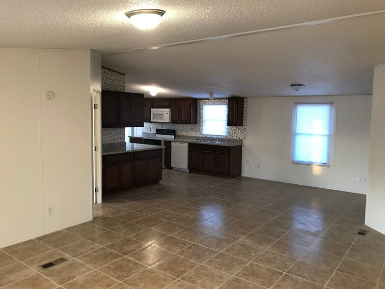 More Photos Of 14945-15047 N Highway 79, Florence Manufactured Housing Mobile Home Park For Sale