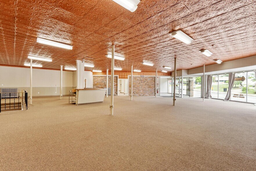More Photos Of 91 Central St, Leominster Freestanding For Lease