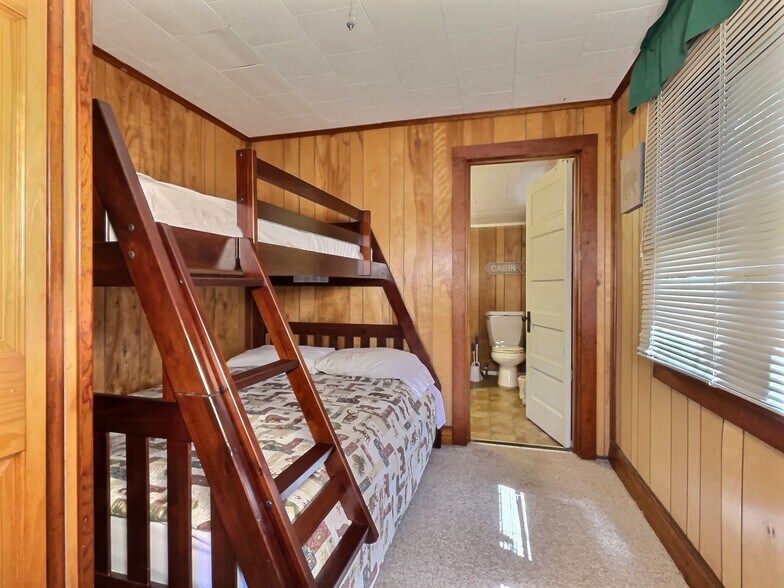 More Photos Of 8475 Hillcrest Ln, Saint Germain Hotel For Sale