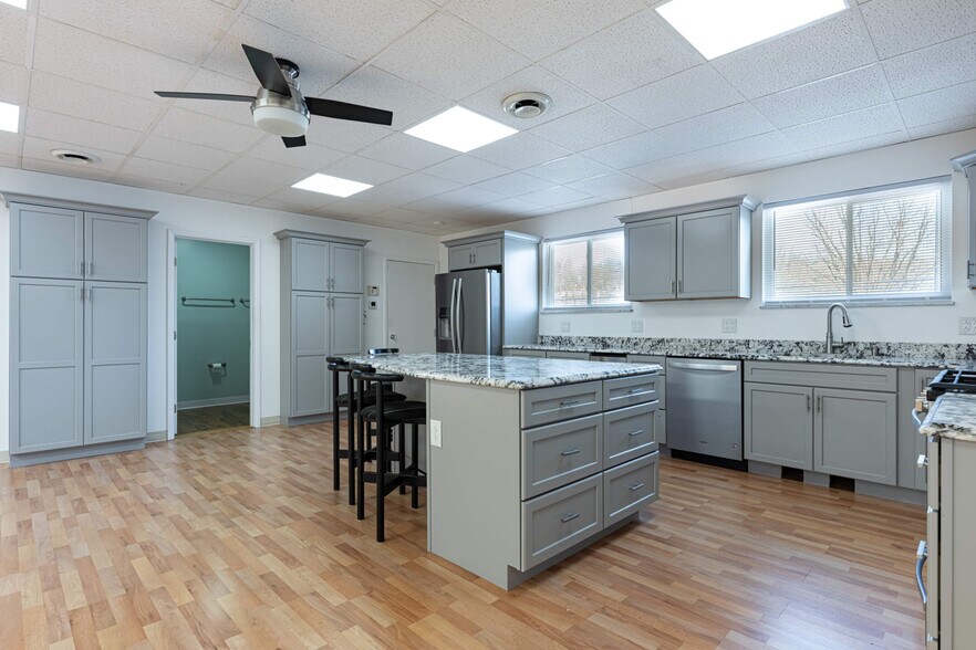 More Photos Of 2382 S Dixie Hwy, Dayton Storefront Retail Office For Sale