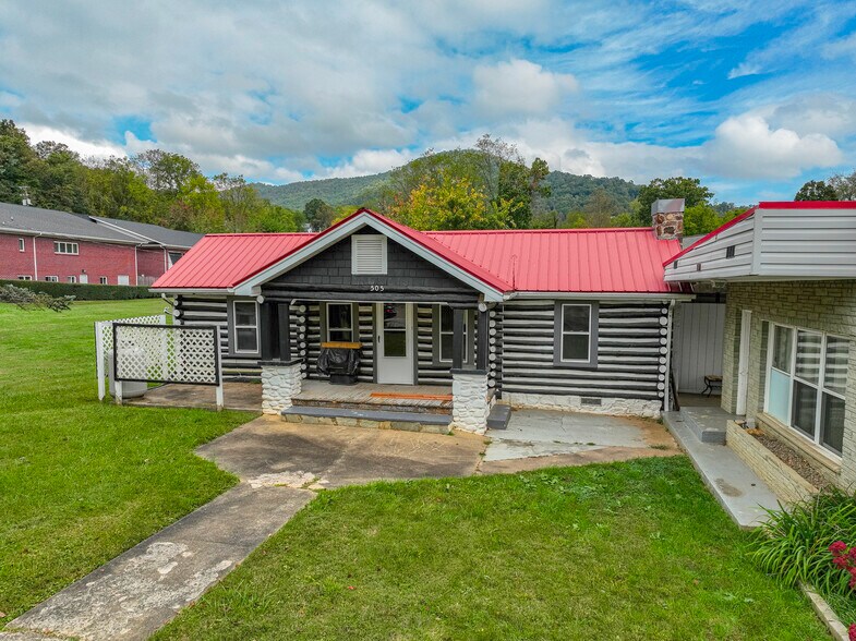 More Photos Of 505 E Main St, Burnsville Apartments For Sale